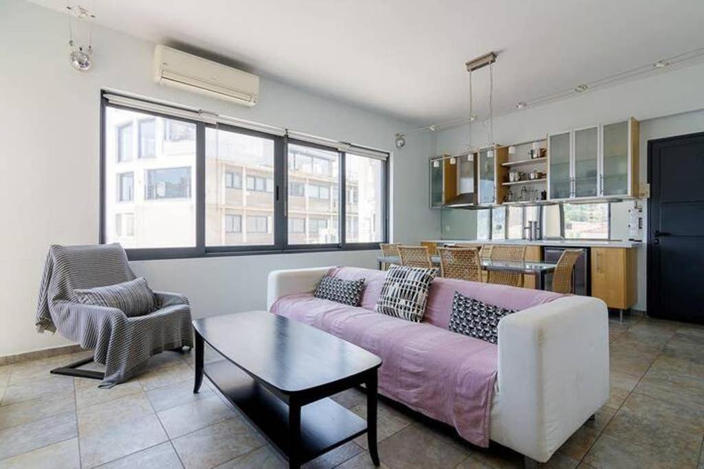 1Bedroom House In The City Center With Great View Афины Экстерьер фото