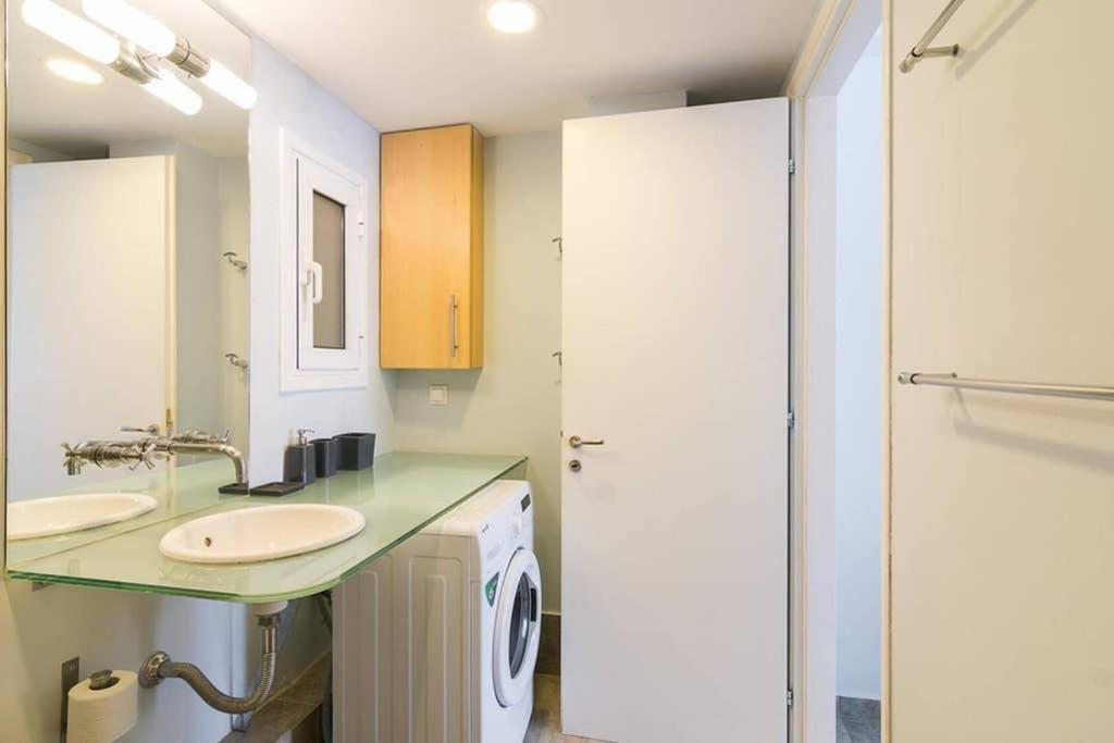1Bedroom House In The City Center With Great View Афины Экстерьер фото